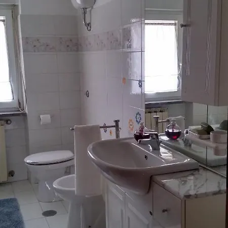 Villino A Manziana-roma Apartment *